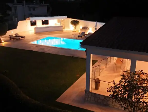 4-bedroom Villa In Sikiona, Greece (190 M²)