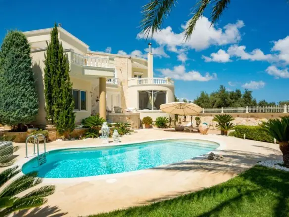 Villa Of 506 M² In Crete