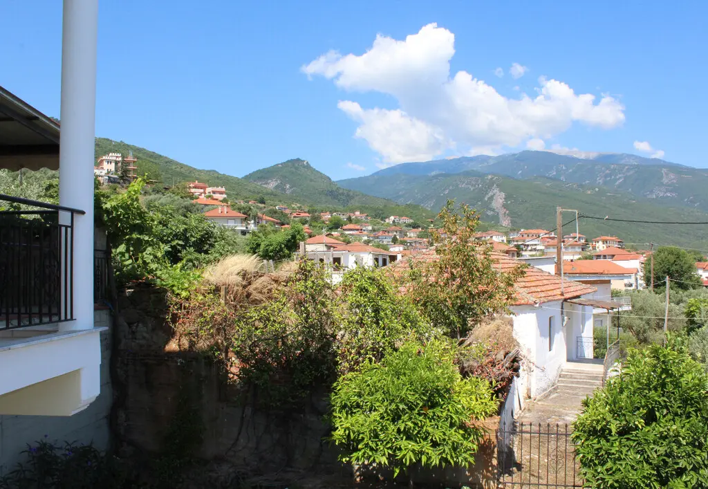 Detached House Of 310 M² In Olympic Coast