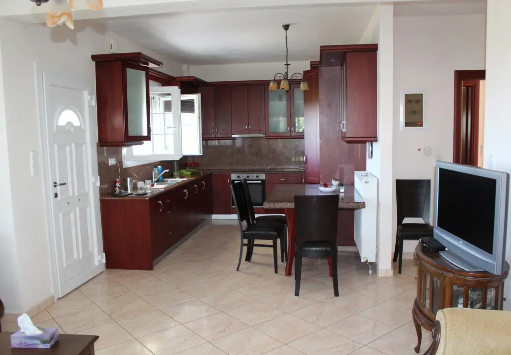 Detached House Of 310 M² In Olympic Coast