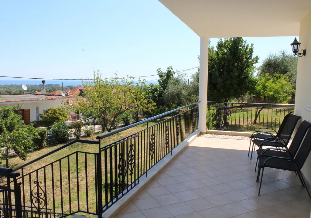 Detached House Of 310 M² In Olympic Coast