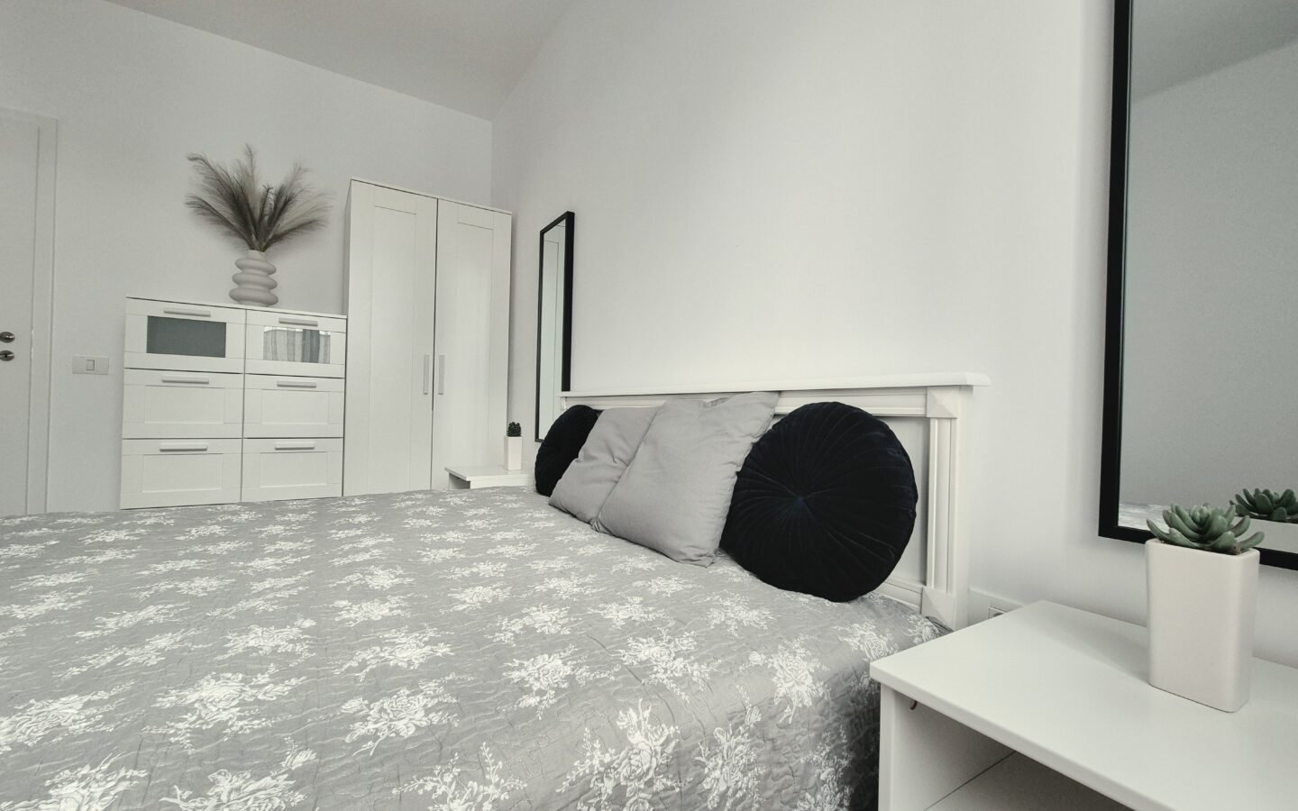 Brand-new Furnished Apartment With Parking | Ready To Rent | Alba Iulia, Romania