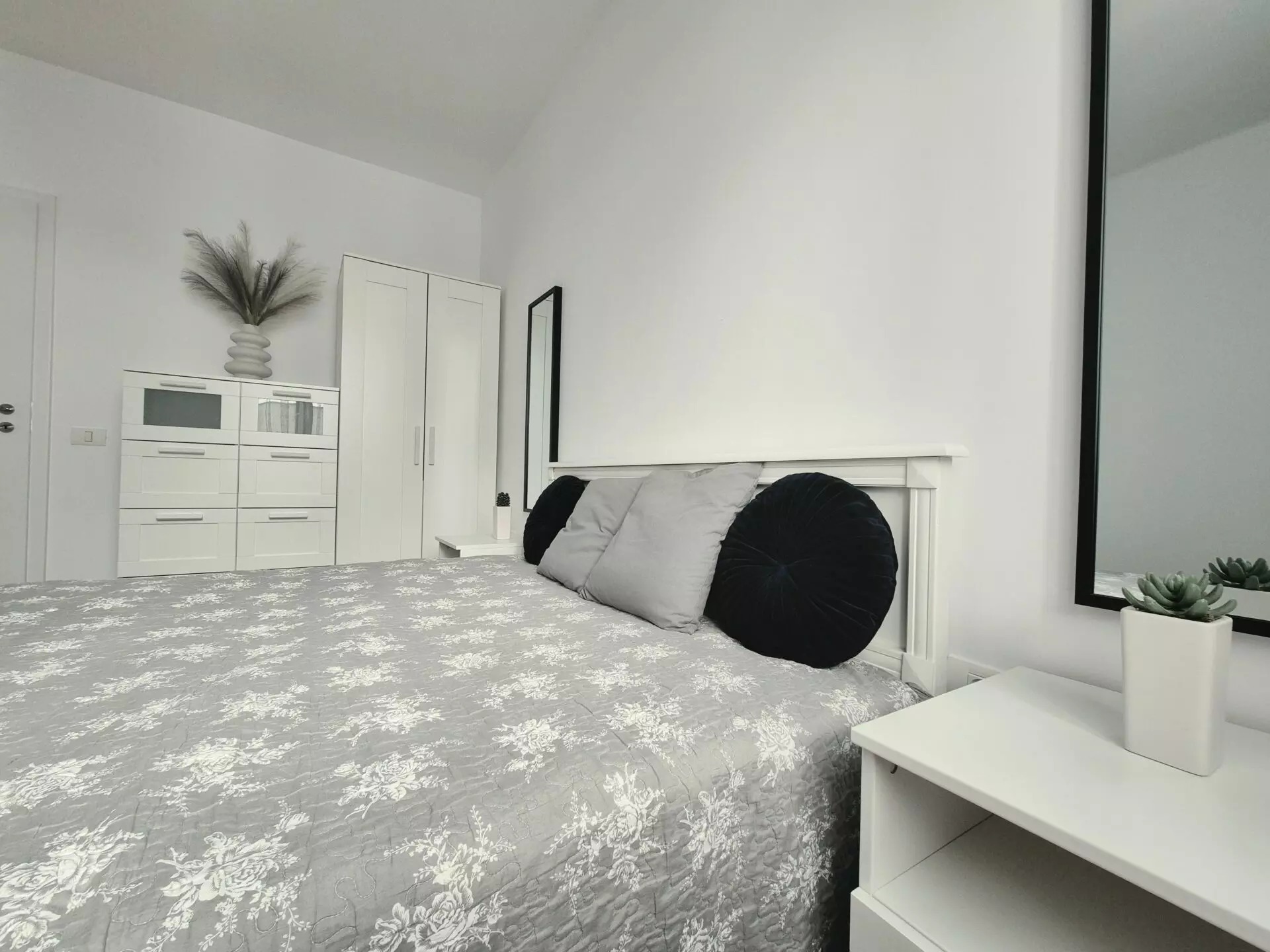 Brand-new Furnished Apartment With Parking | Ready To Rent | Alba Iulia, Romania
