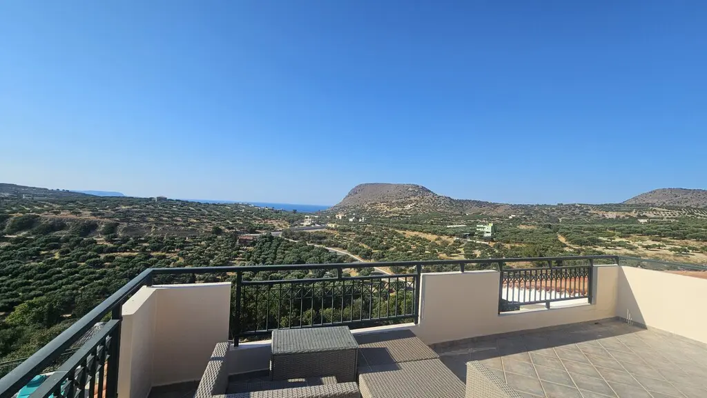 Villa Of 380 M² In Crete