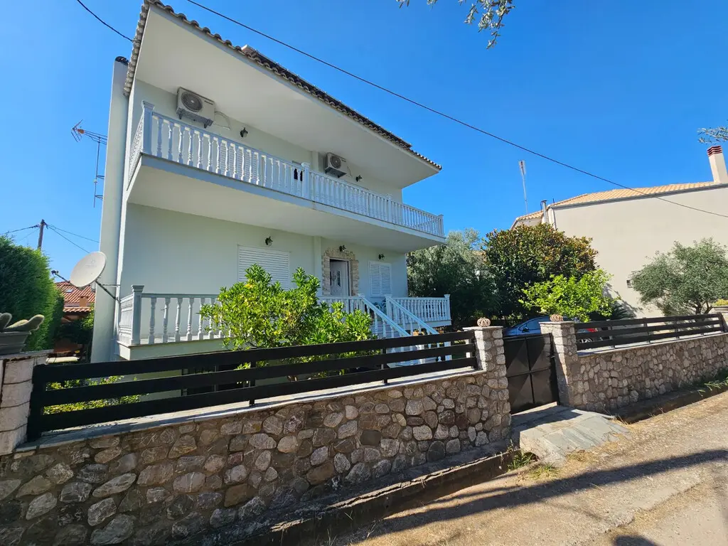 Detached House Of 156 M² In Peloponnese