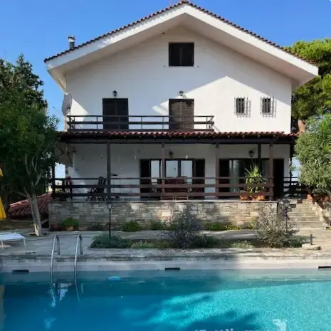 Villa Of 450 M² In The Suburbs Of Thessaloniki