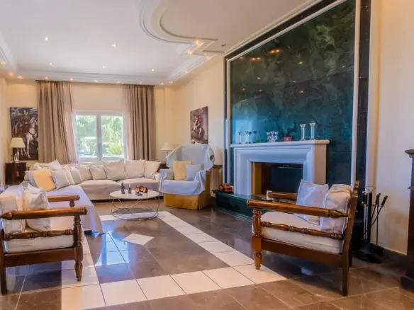 4-bedroom Villa In Sikiona, Greece (190 M²)