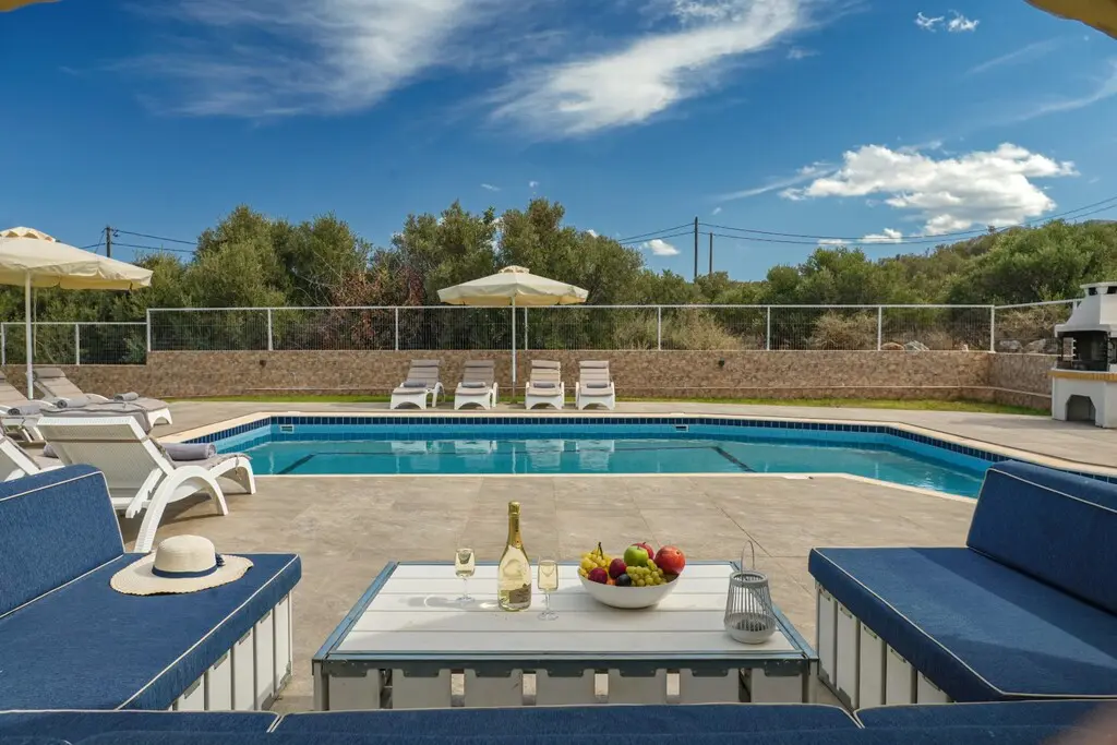 Villa Of 250 M² In Crete