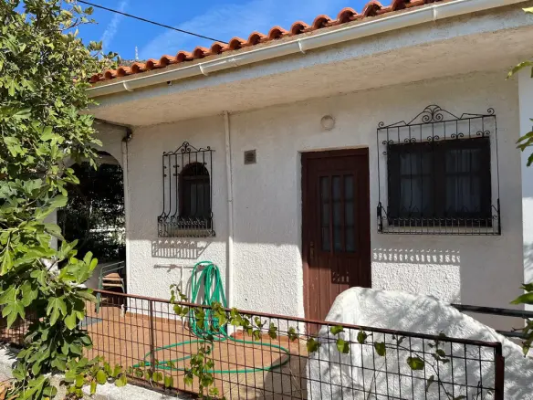 3-bedroom Detached House In Keratea, Greece (110 M²)