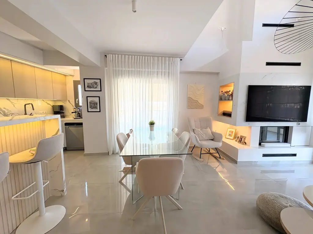 Maisonette Of 140 M² In Athens