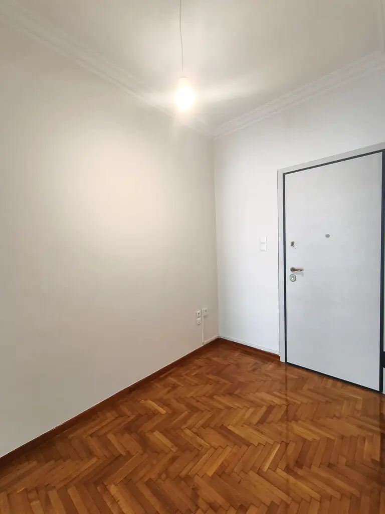 Flat Of 49 M² In Athens