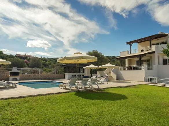 5-bedroom Villa In Neapoli, Greece (250 M²)