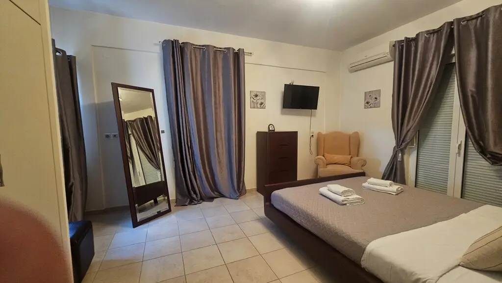 Villa Of 380 M² In Crete