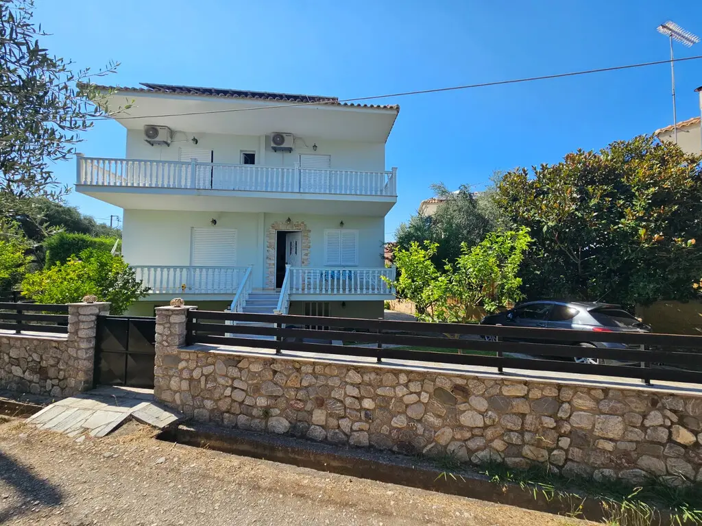 Detached House Of 156 M² In Peloponnese