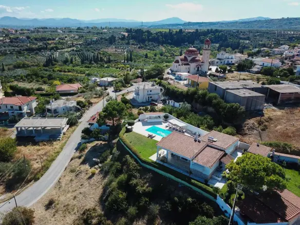 4-bedroom Villa In Sikiona, Greece (190 M²)
