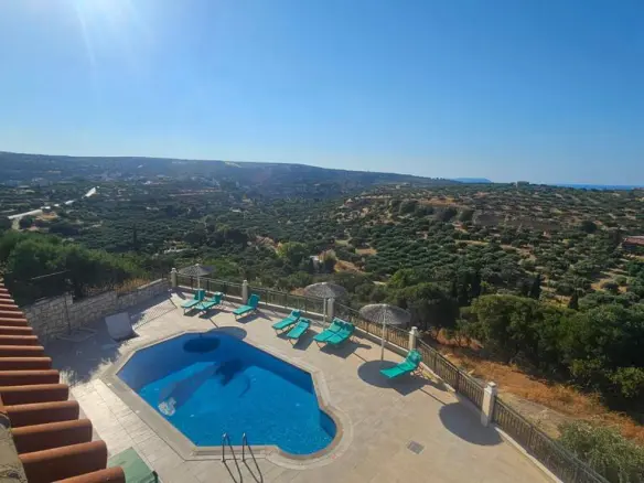 4-bedroom Villa In Gouves, Greece (380 M²)