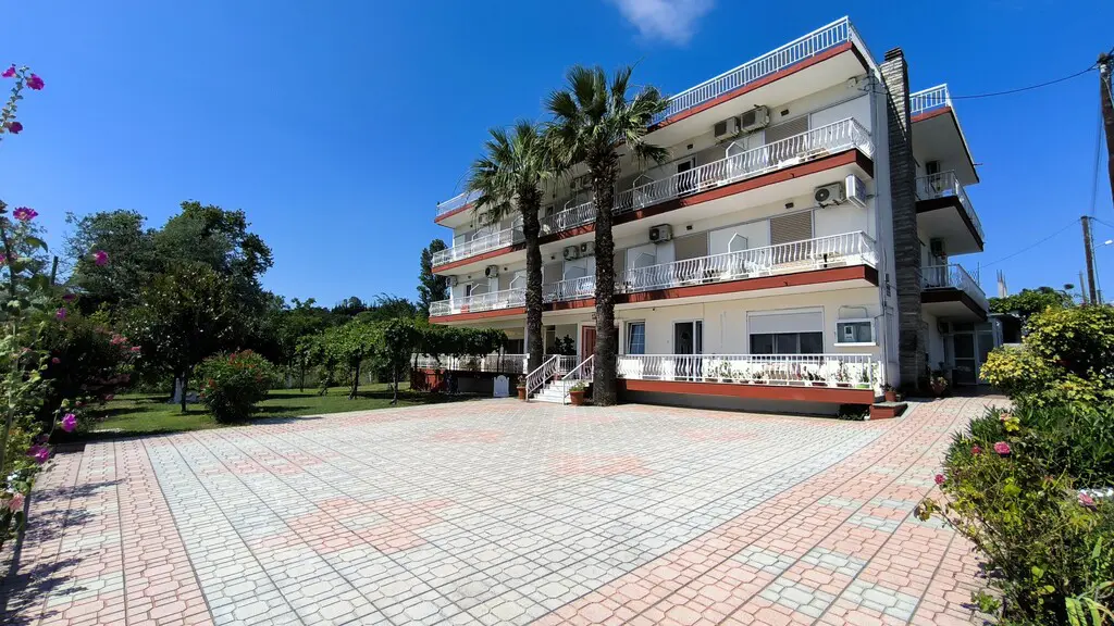 Hotel Of 790 M² On The Olympic Coast