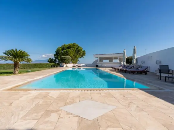 4-bedroom Villa In Sikiona, Greece (190 M²)