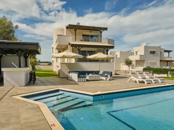 5-bedroom Villa In Neapoli, Greece (250 M²)
