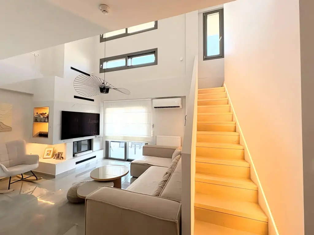 Maisonette Of 140 M² In Athens