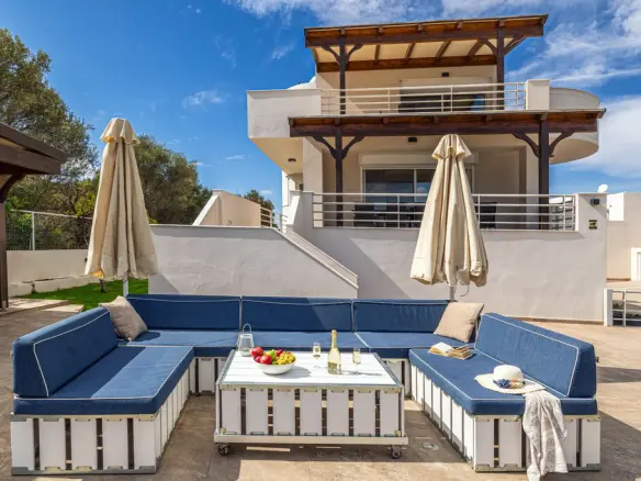 5-bedroom Villa In Neapoli, Greece (250 M²)