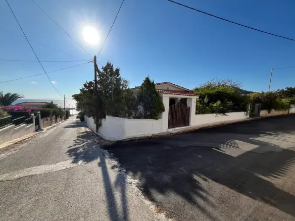 3-bedroom Detached House In Keratea, Greece (110 M²)