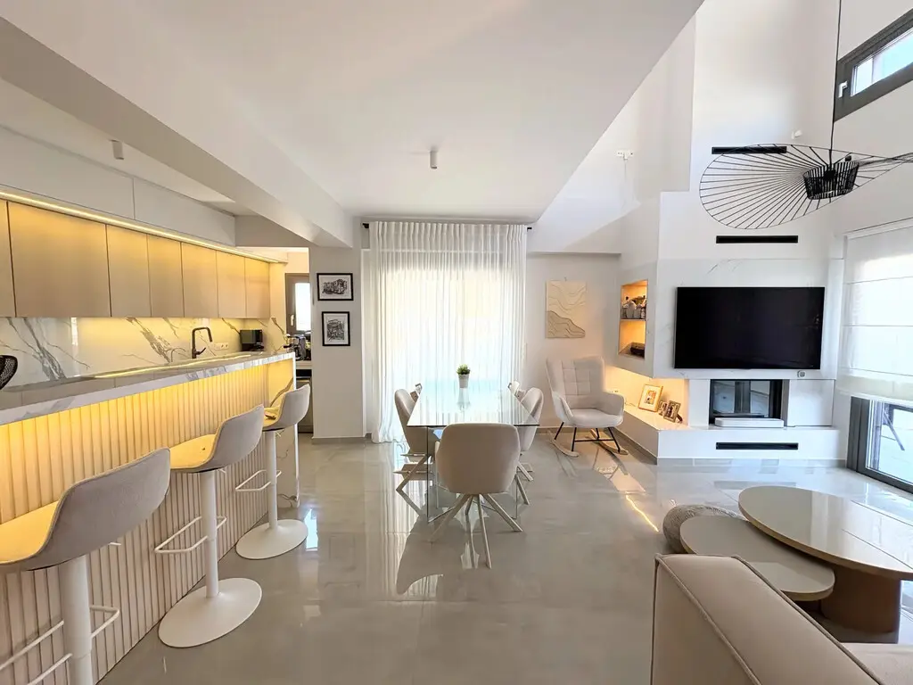 Maisonette Of 140 M² In Athens