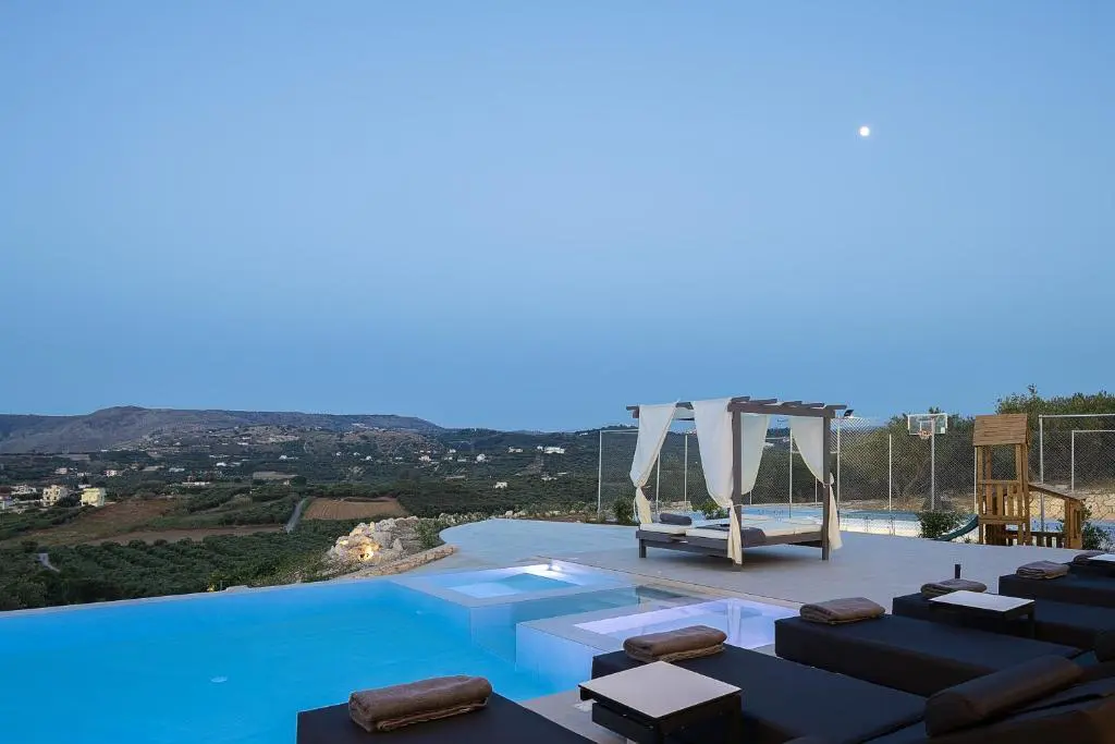 Villa Of 180 M² In Crete