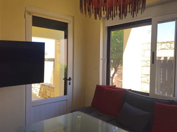 2-bedroom Flat In Geropotamos, Greece (78 M²)