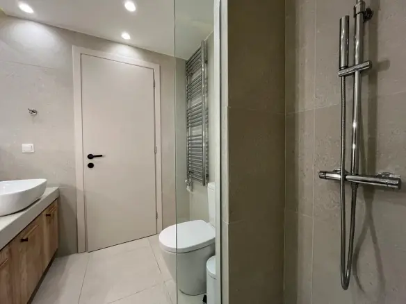 2-bedroom Flat In Vironas, Greece (82 M²)