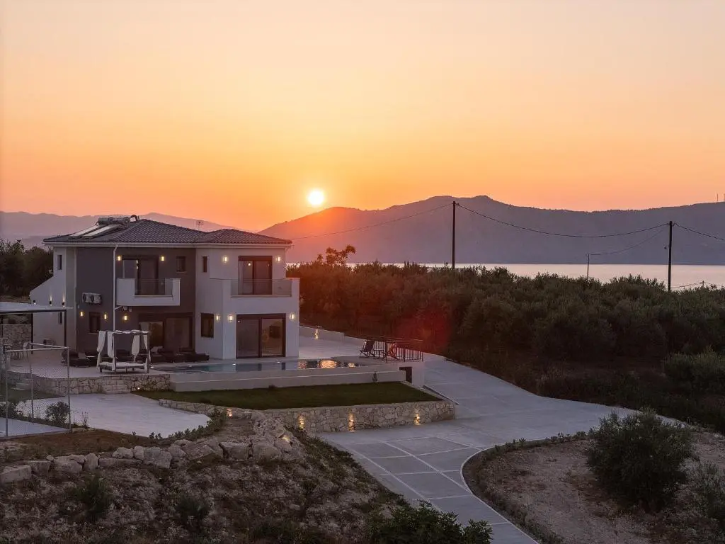 Villa Of 180 M² In Crete