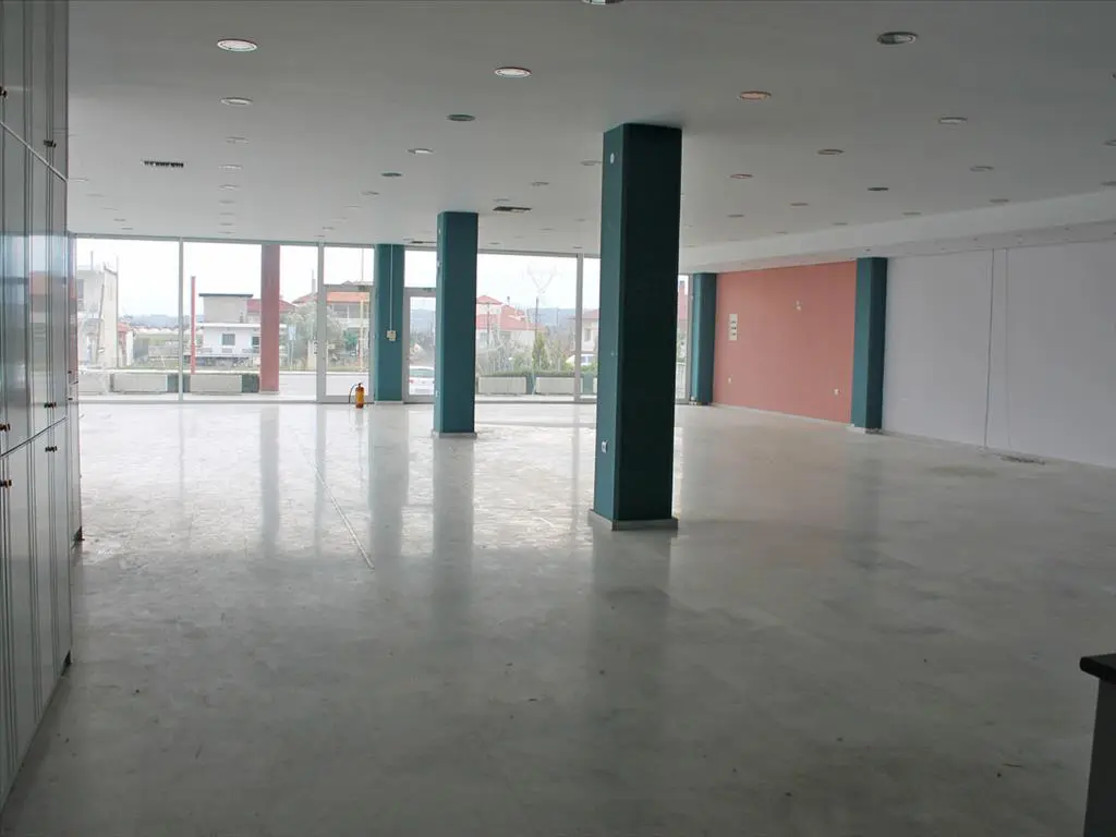 Business Of 900 M² In Olympic Coast