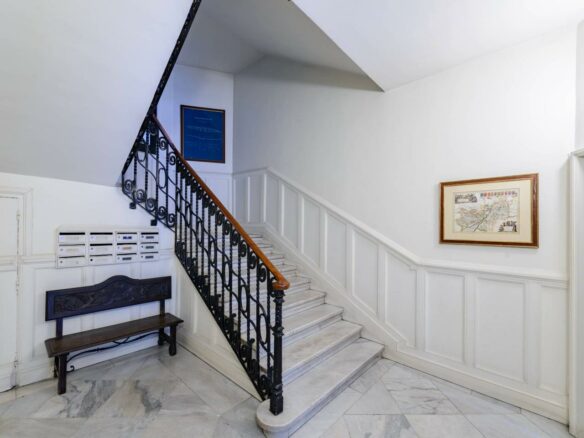 Duplex Of 60 M² With Terrace In Almagro