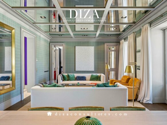 Apartment Of 100 M² With Renovated Features In Jerónimos