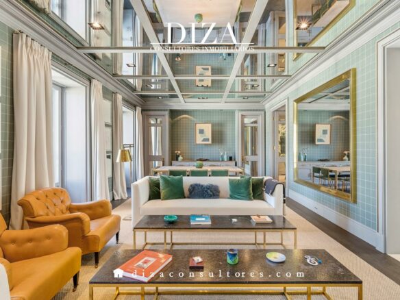 Apartment Of 100 M² With Renovated Features In Jerónimos