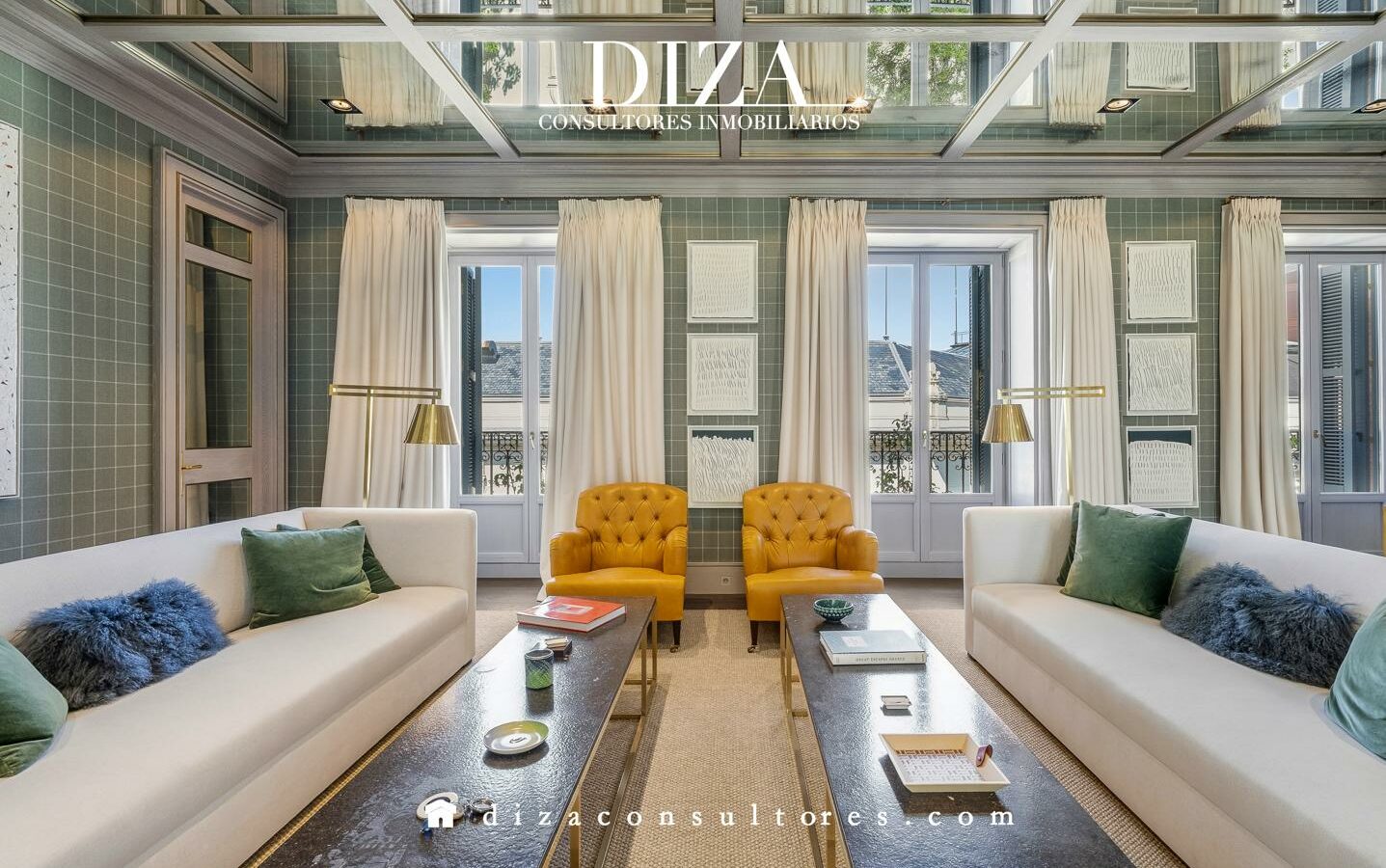 Apartment Of 100 M² With Renovated Features In Jerónimos