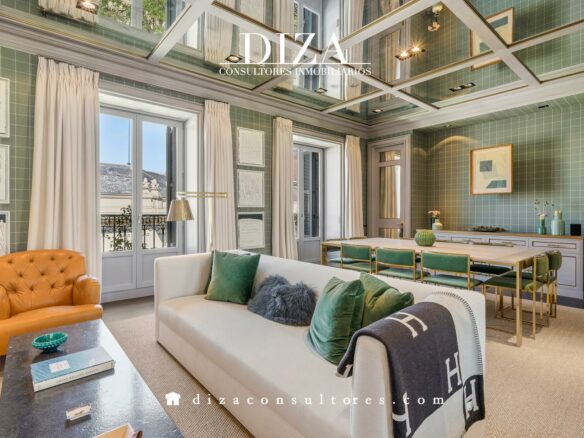 Apartment Of 100 M² With Renovated Features In Jerónimos