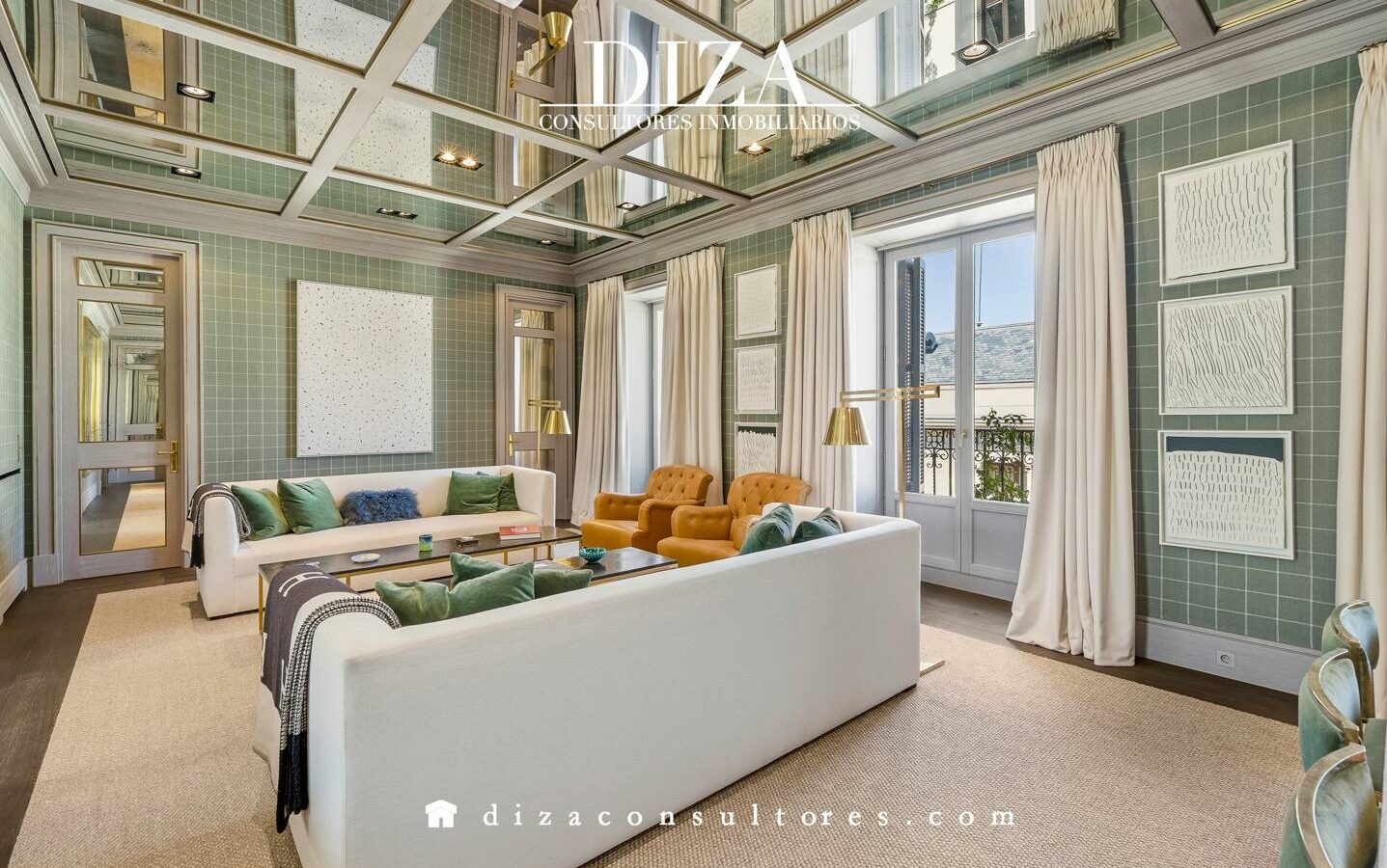 Apartment Of 100 M² With Renovated Features In Jerónimos
