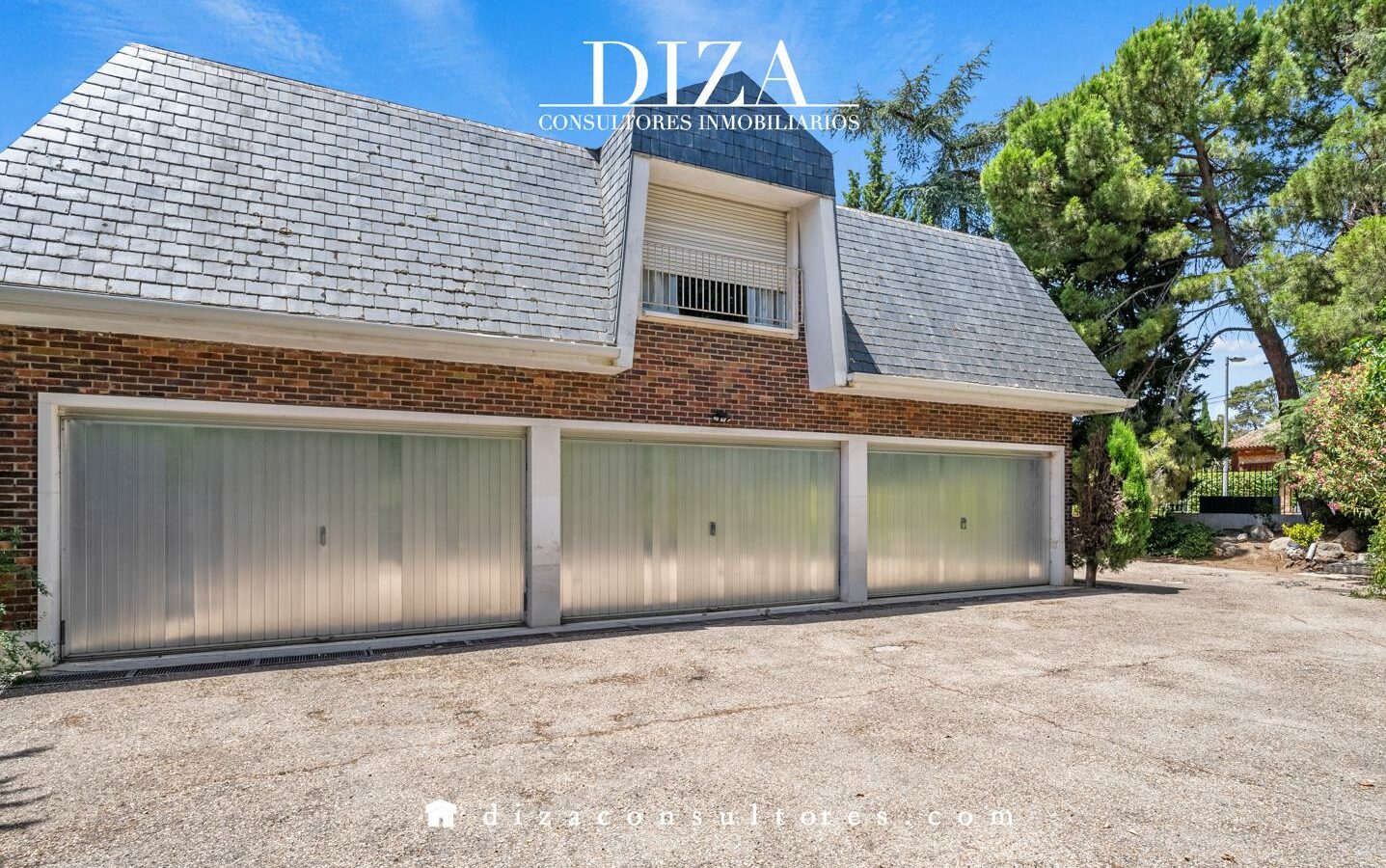 Villa Of 500 M² With Exclusivity In Somosaguas