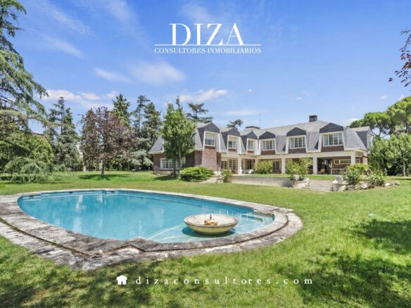 Villa Of 500 M² With Exclusivity In Somosaguas
