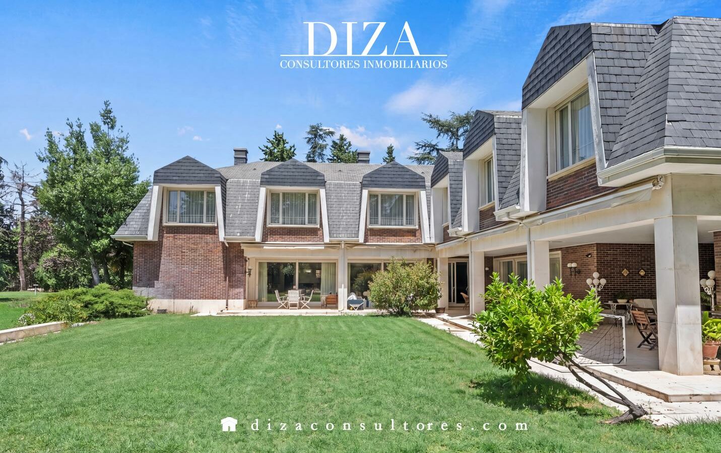 Villa Of 500 M² With Exclusivity In Somosaguas