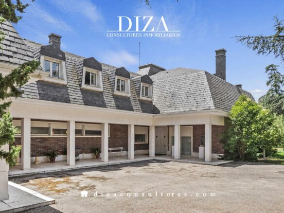 Villa Of 500 M² With Exclusivity In Somosaguas