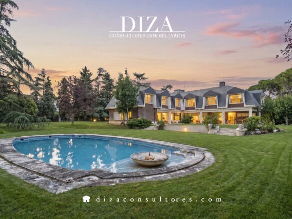 Villa Of 500 M² With Exclusivity In Somosaguas