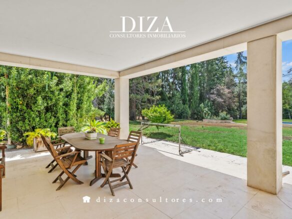 Villa Of 500 M² With Exclusivity In Somosaguas