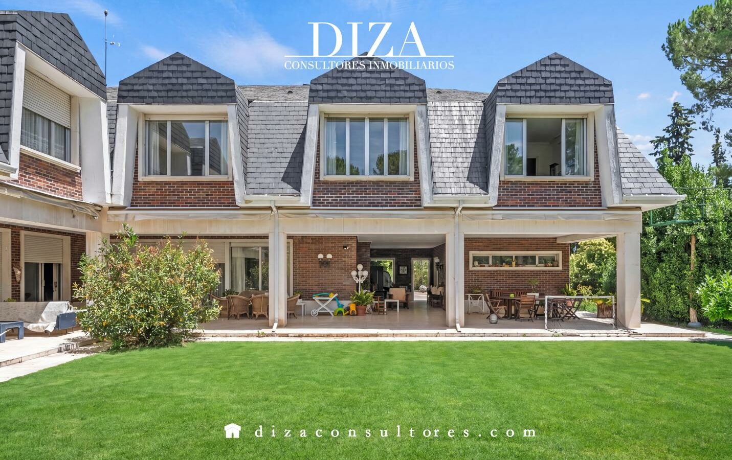 Villa Of 500 M² With Exclusivity In Somosaguas