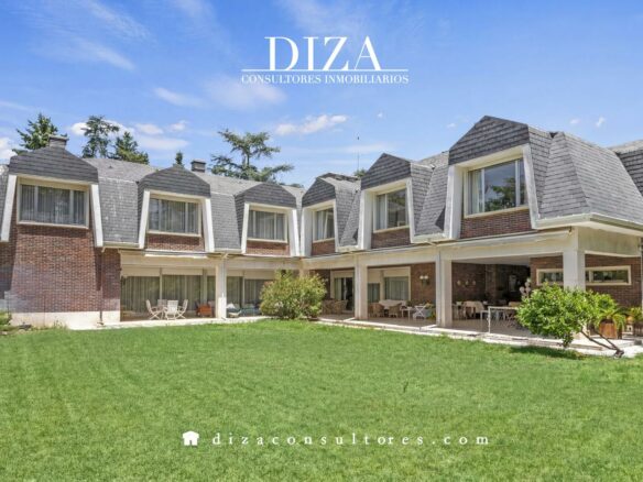 Villa Of 500 M² With Exclusivity In Somosaguas