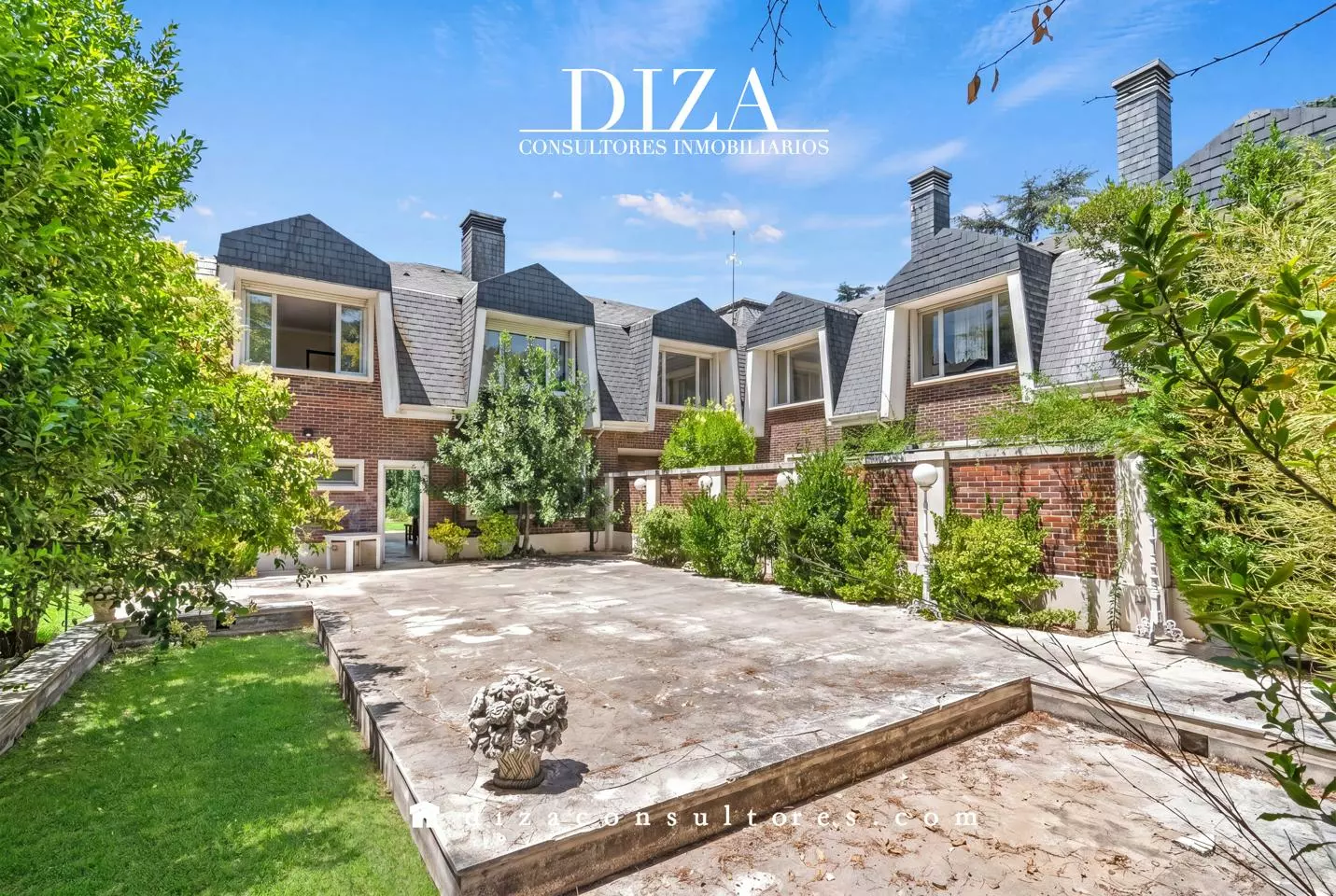 4268461-f102b091 Villa Of 500 M² With Exclusivity In Somosaguas