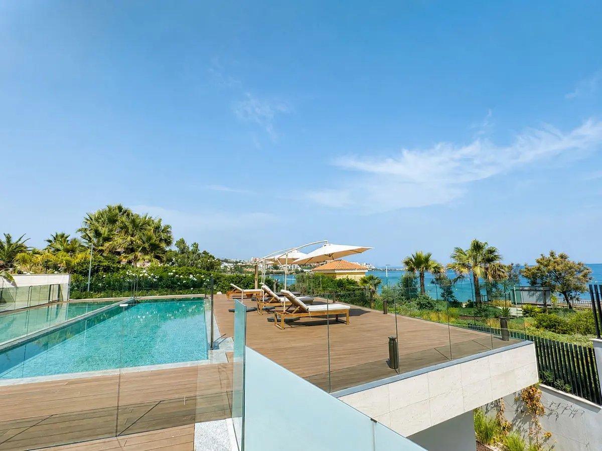 Ground Floor Apartment Of 120 M² With Balcony In Estepona, Spain