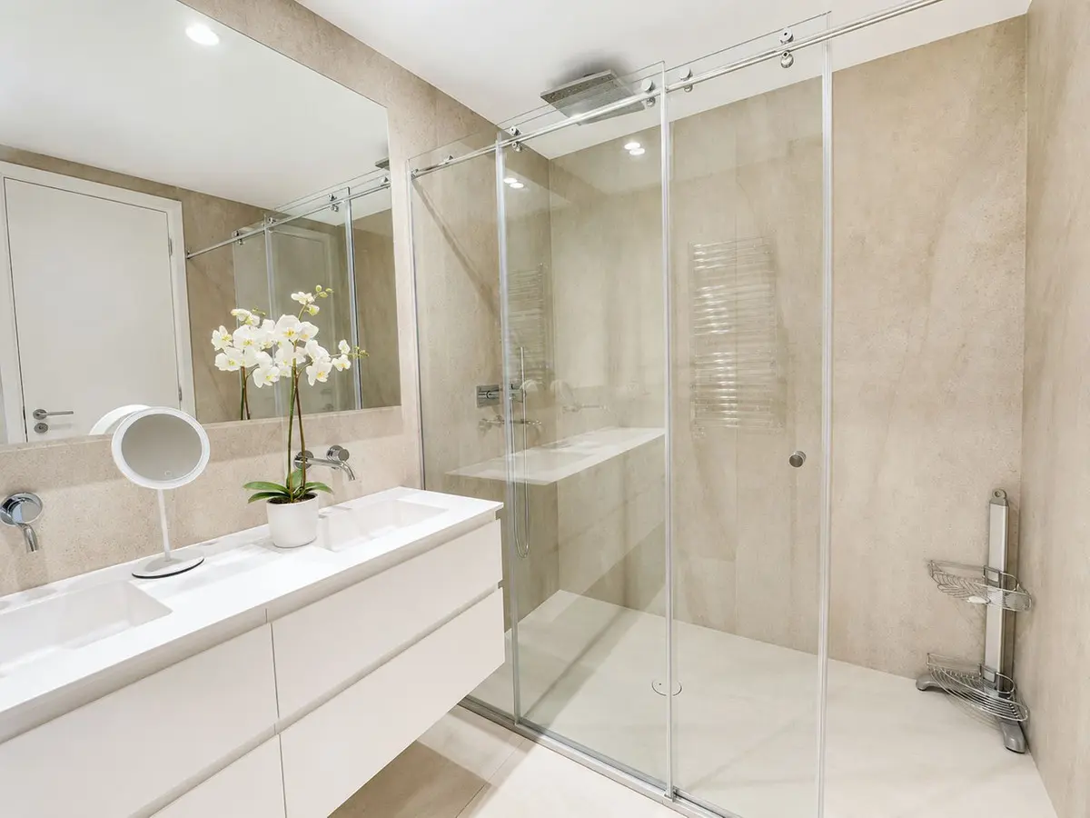 Ground Floor Apartment Of 120 M² With Balcony In Estepona, Spain