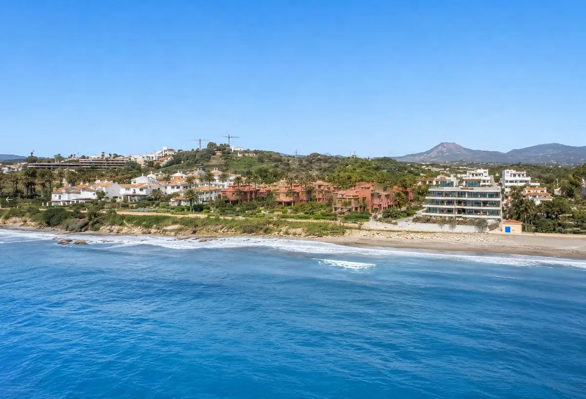 Ground Floor Apartment Of 120 M² With Balcony In Estepona, Spain